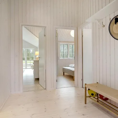 3 Bedroom Lovely In Aakirkeby Casa vacanze