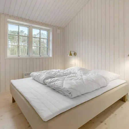 Holiday home Beautiful In Aakirkeby With Kitchen