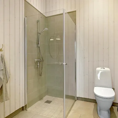 3 Bedroom Lovely In Aakirkeby 別荘 *