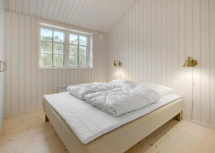 Hébergement de vacances 3 Bedroom Lovely In Aakirkeby