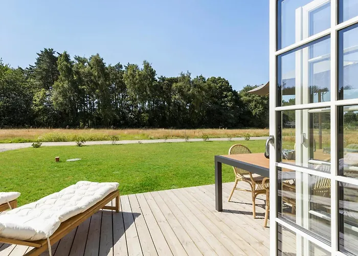 3 Bedroom Lovely In Aakirkeby * Vester Somarken